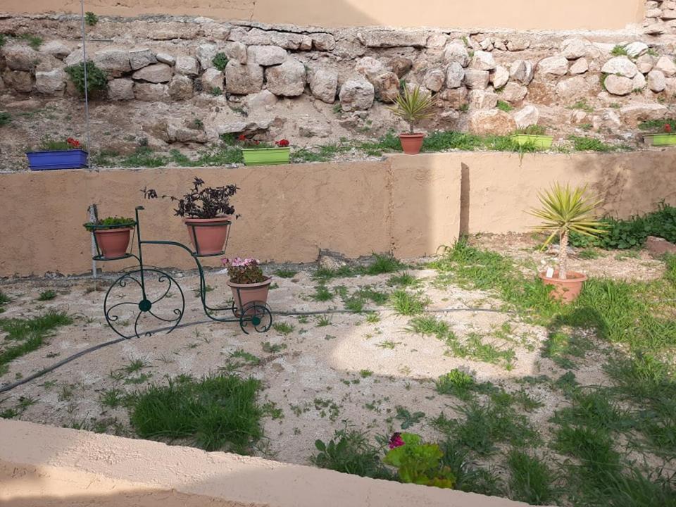 Emile Altwal Madaba Apartment Exterior photo